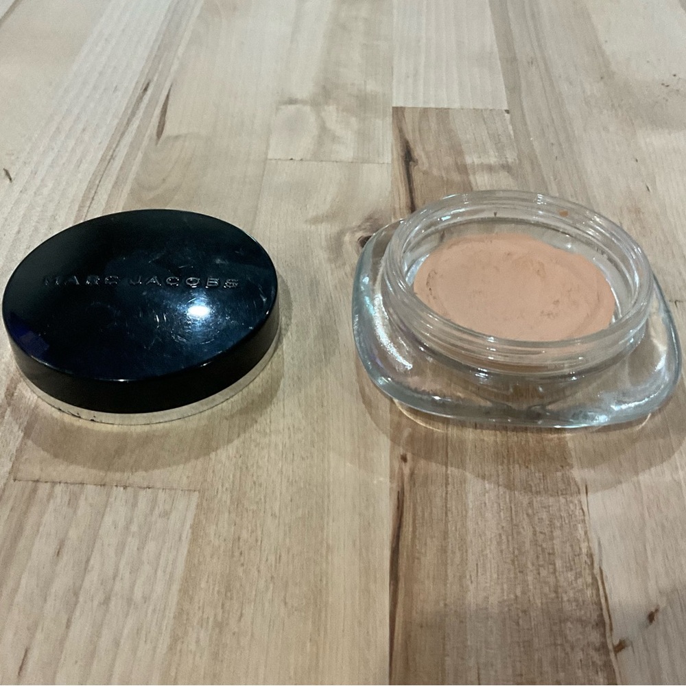Bundle of Marc Jacob’s foundation and Models Own